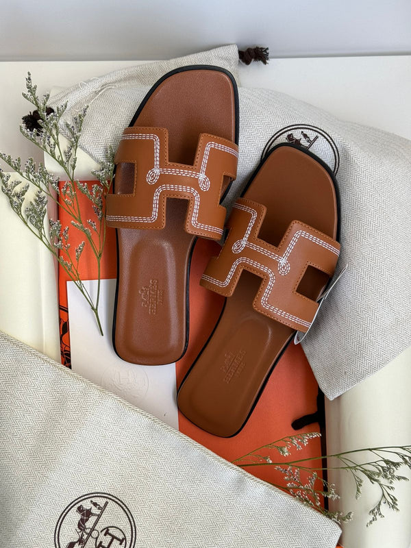 𝐇 Calfskin Embroidered Oran Sandals
