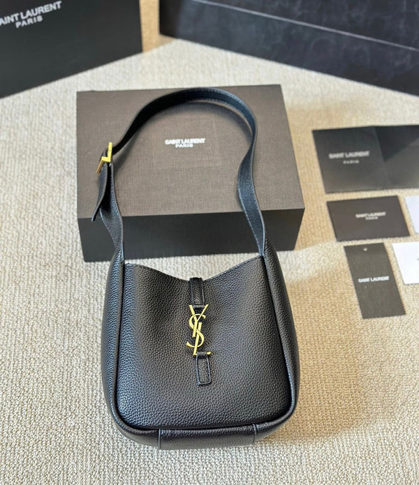 YSL LE5A7 Supple Leather Bag