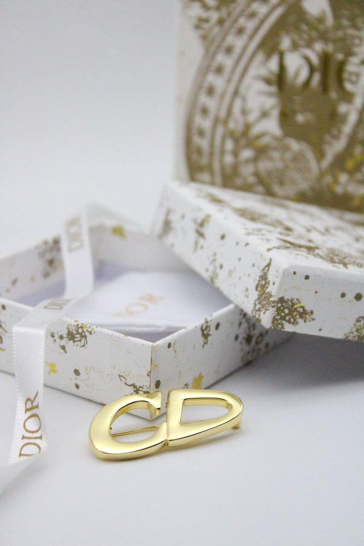 CD Brooches And Hair Clip - Saadstore