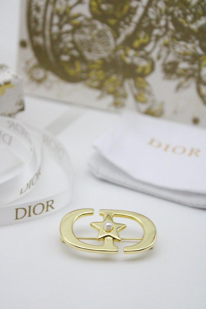 CD Brooches And Hair Clip - Saadstore